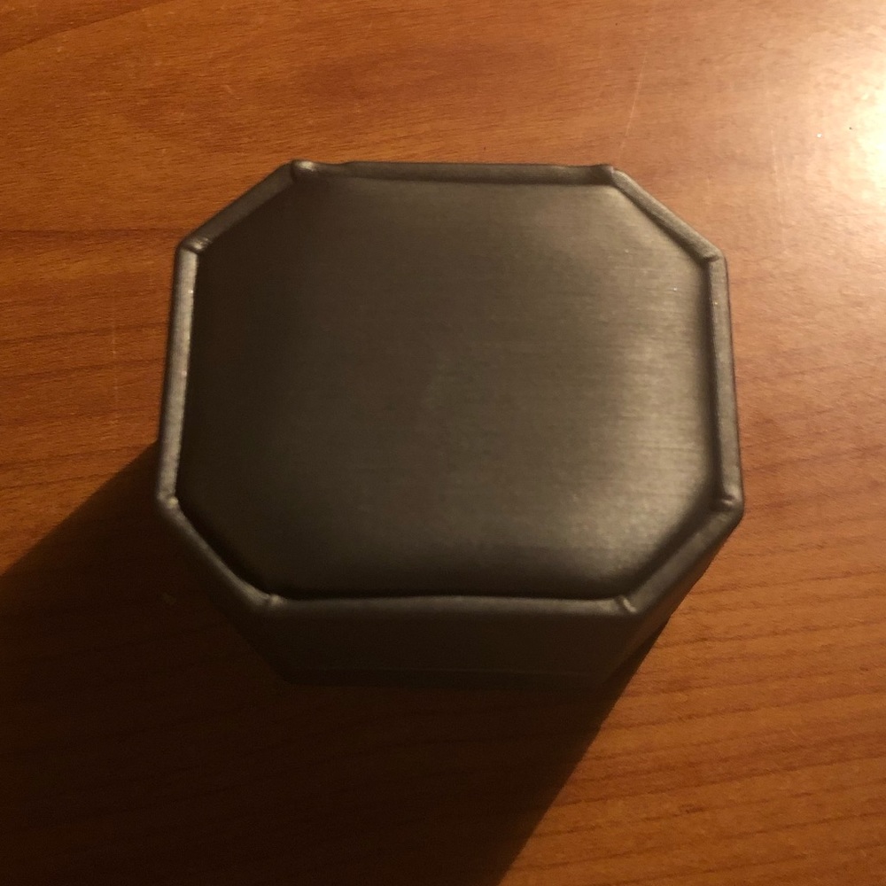 Infinity Diamond Ring - Picture 4 of 7
